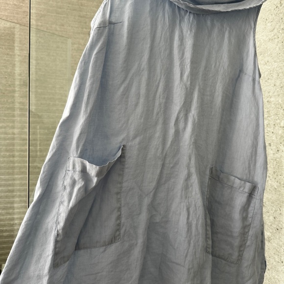 Light blue 100 percent linen tunic. L with pockets! - Picture 3 of 4